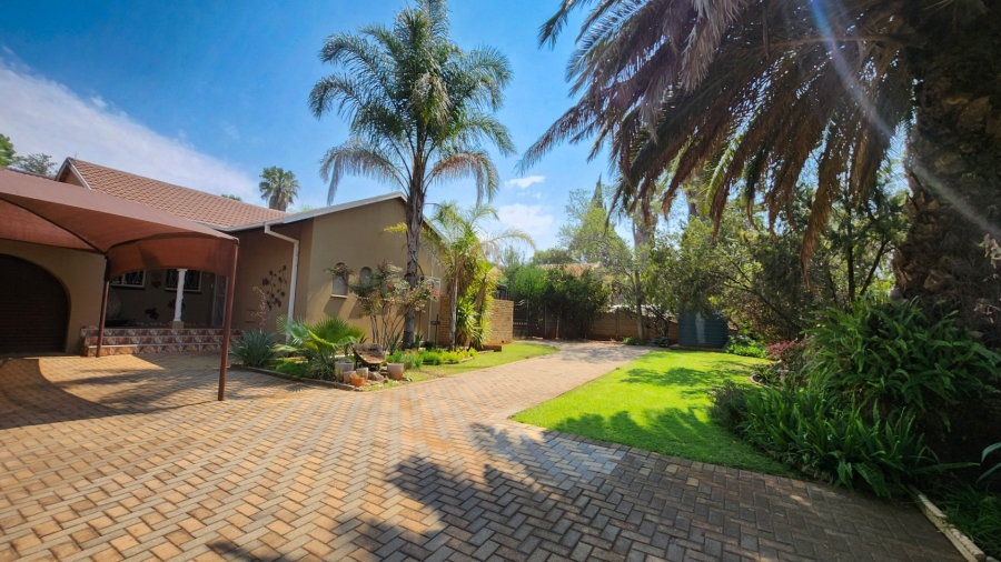 4 Bedroom Property for Sale in Wilkoppies North West
